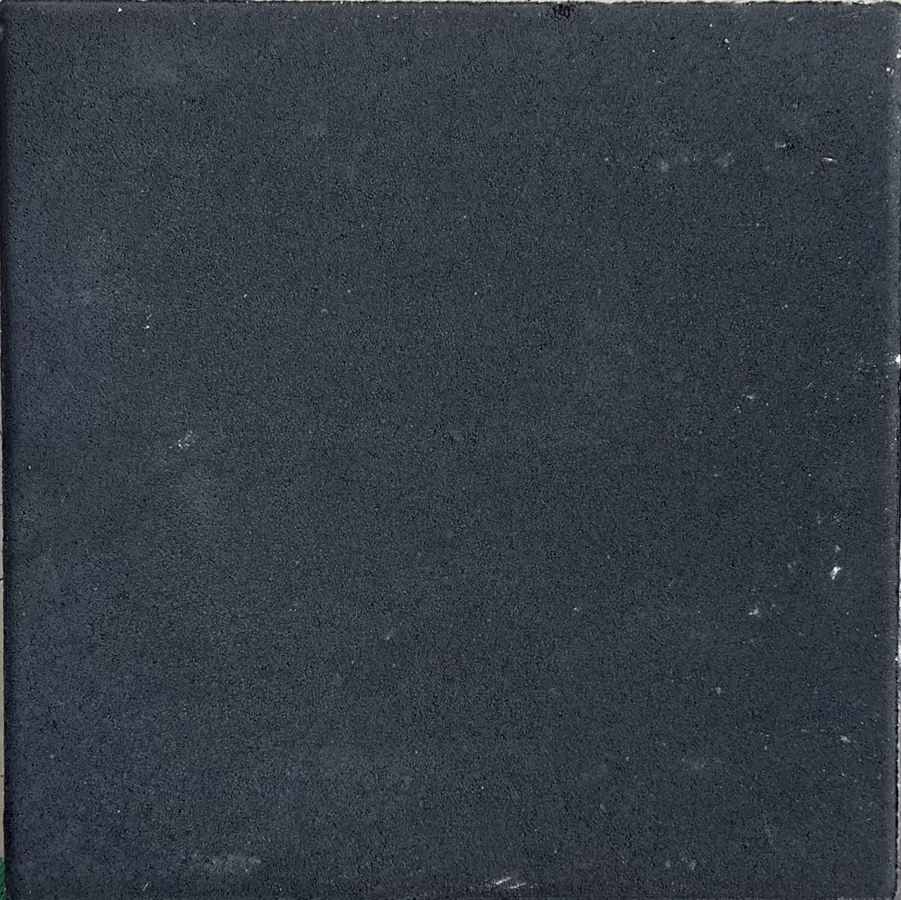 สีดำเข้ม